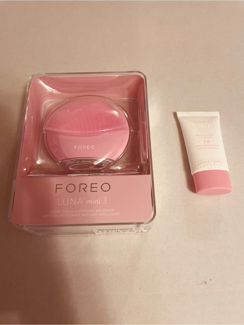 FOREO LUNA mini 3 Pink Facial Cleansing Device W/ Travel Micro-Foam 2.0 Cleanser